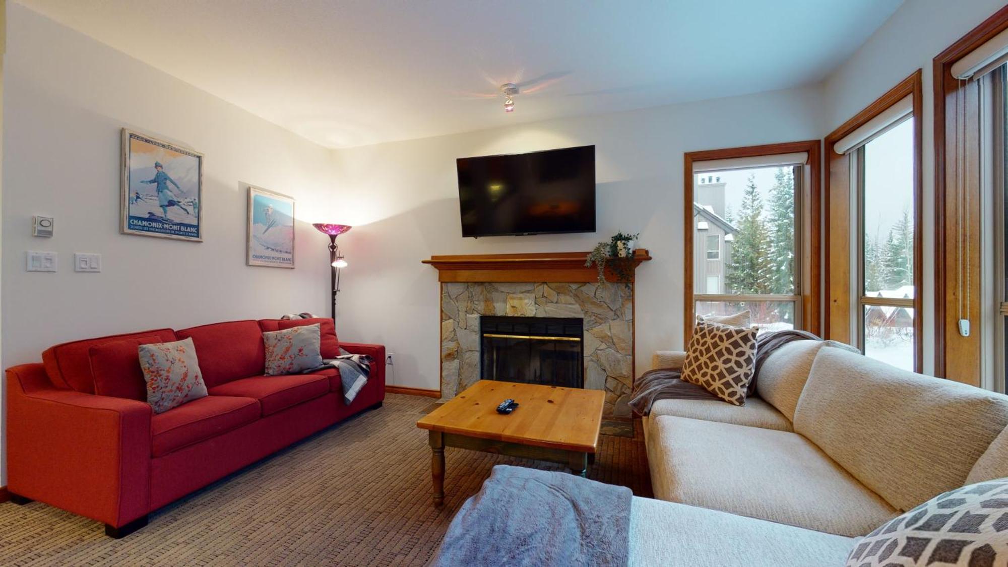 In And Out 2br With Hot Tub By Harmony Vacations Holiday home