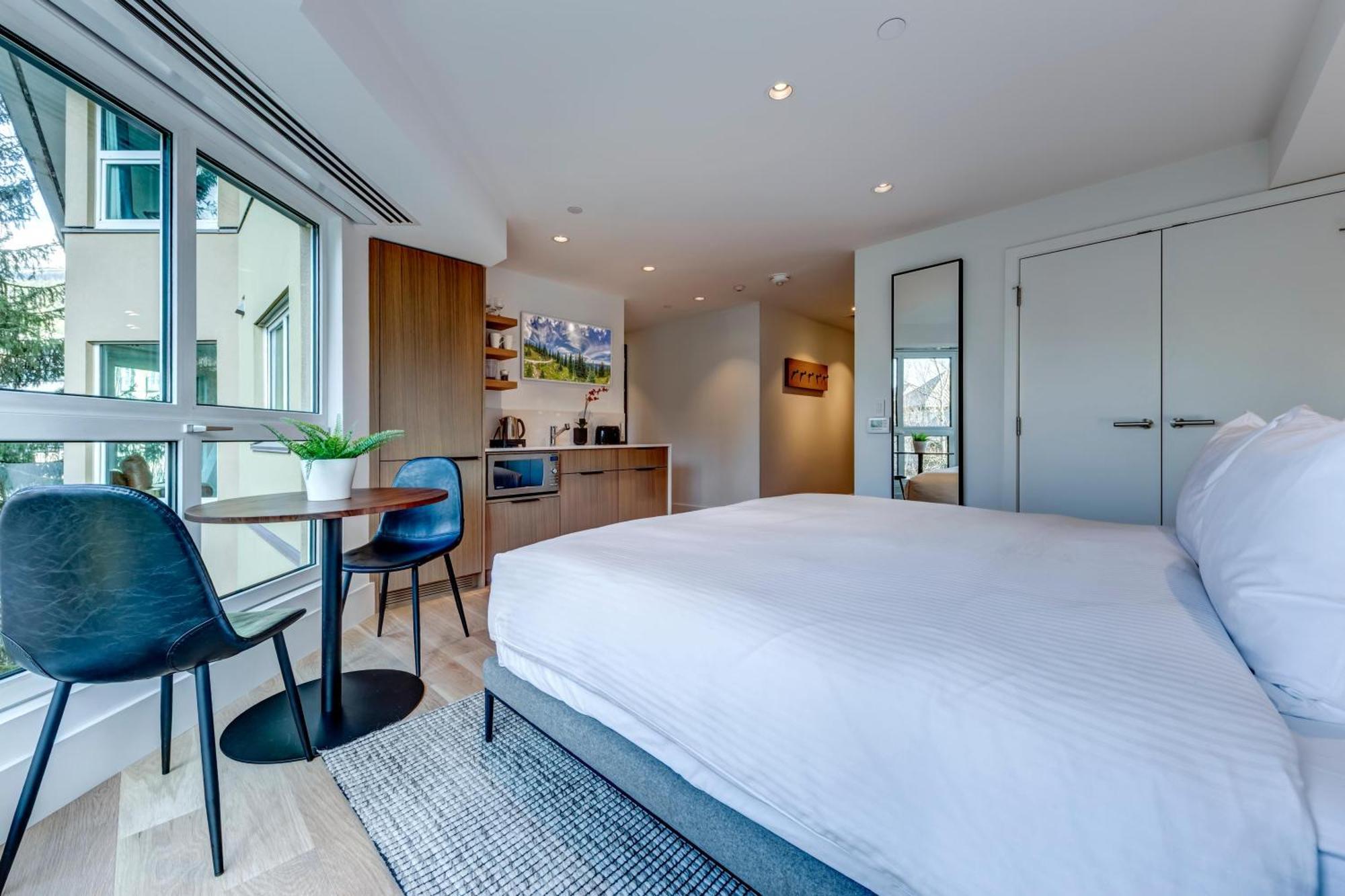 Le Chamois 313 + 314 Apartment Whistler