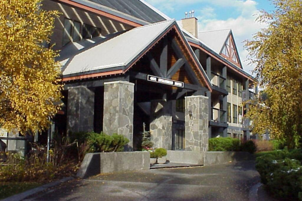Powderhorn By Blackcomb Vacation Apartment Whistler