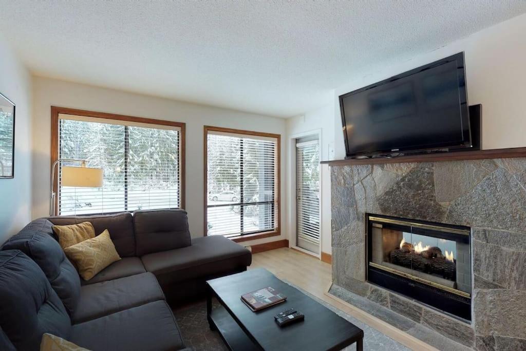 Apartment Powderhorn By Blackcomb Vacation