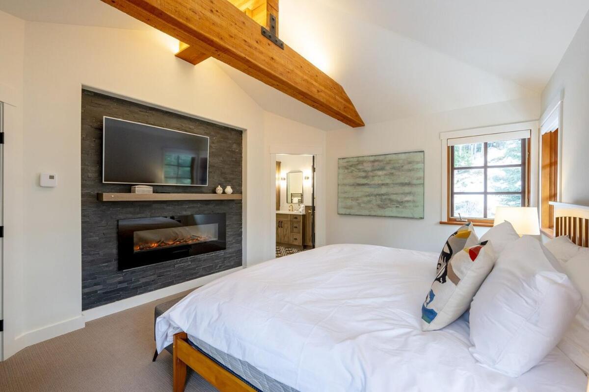 Taluswood 36 By Outpost Whistler * Whistler