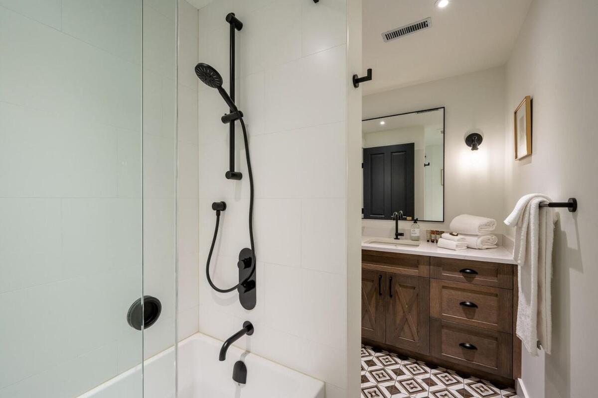 Taluswood 36 By Outpost Whistler *