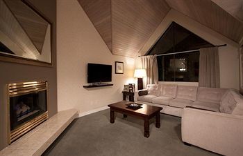 Apartment Powder's Edge By Latour And Whistler