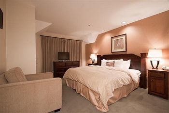 Apartment Powder's Edge By Latour And Whistler