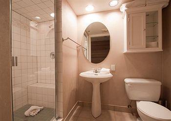 Apartment Powder's Edge By Latour And *