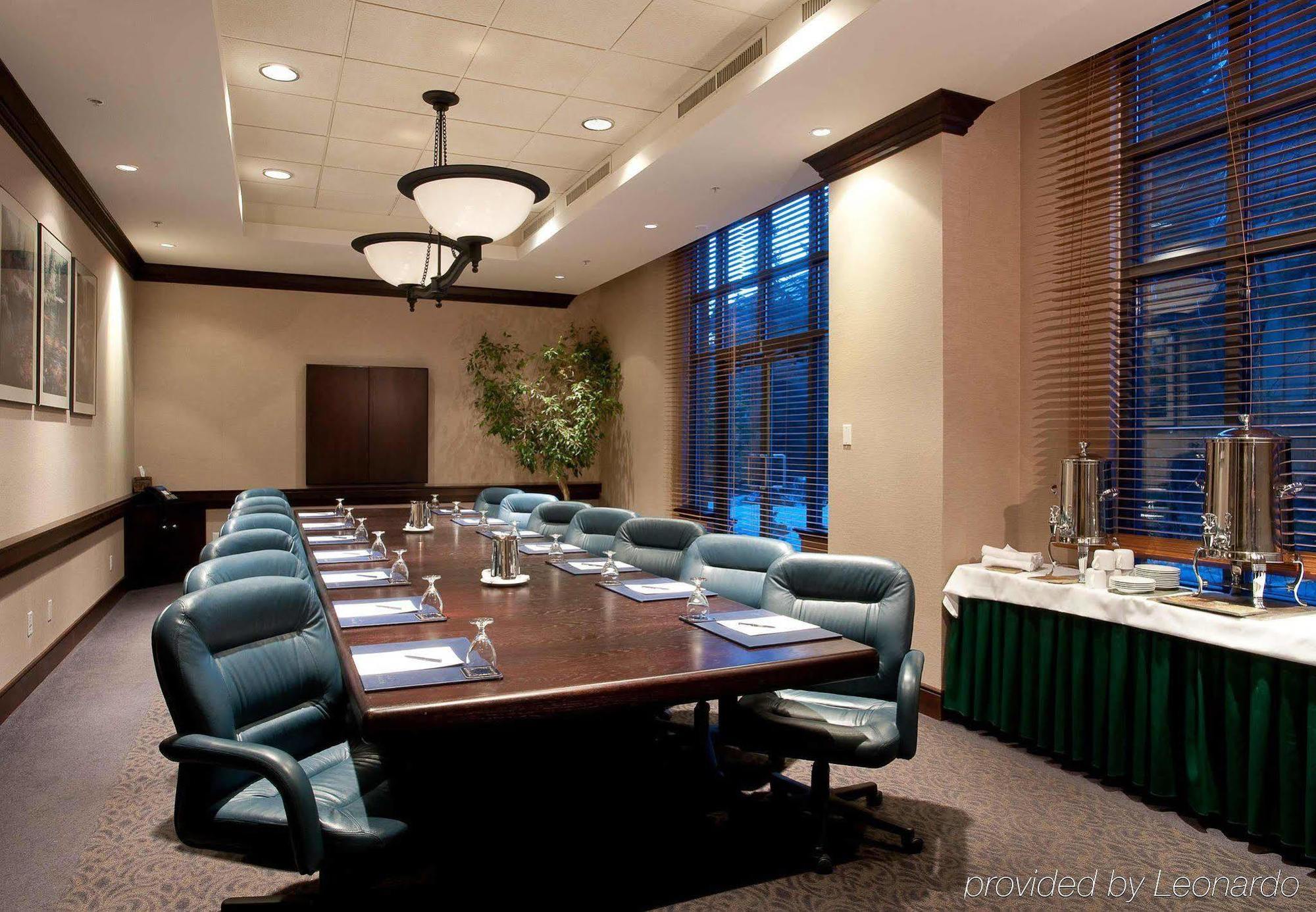 Hotel Delta By Marriott Village 4*