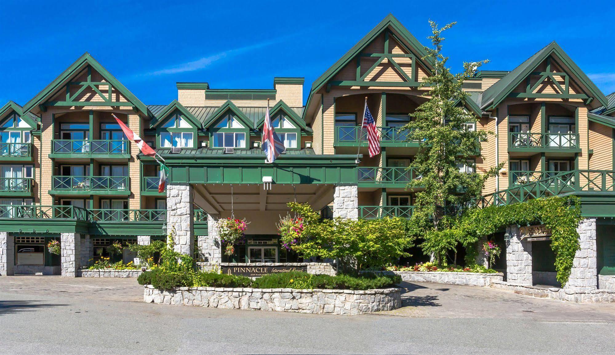 Pinnacle Hotel 3*