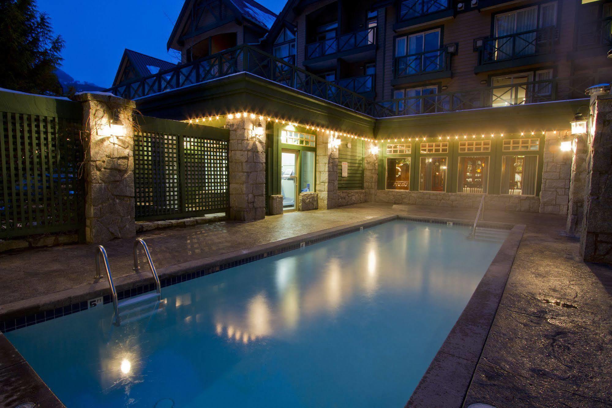 Pinnacle Hotel 3*