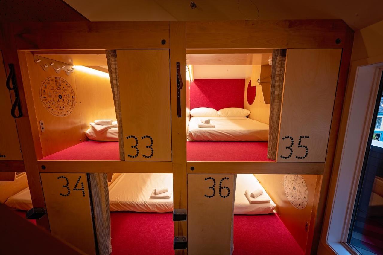 Capsule hotel Pangea Pod (adults Only) Whistler