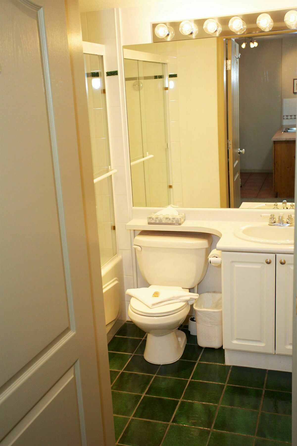 Town Plaza By Mountainview Accommodation Apartment
