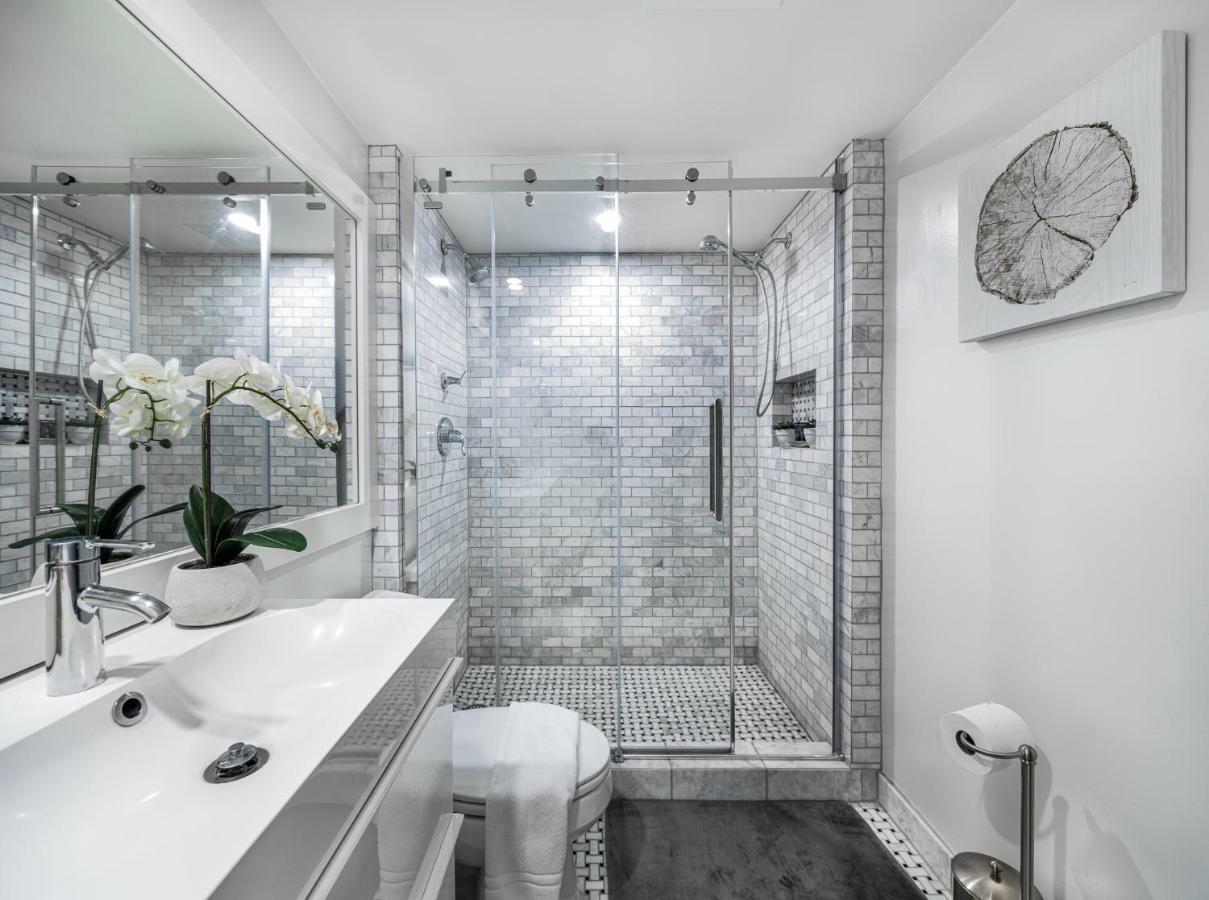 The Lookout Penthouse // A Luxe In Apartment