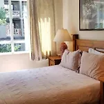 Resortquest At The Town Plaza Suites