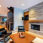 Deluxe 3 Level Townhome Private Hot Tub Media Room, Outdoor Living 26