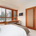 Luxury 5 Bedroom Blueberry Chalet
