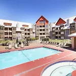 Whistler Luxury Ski In/Out+ Parking+Hottub + Pool