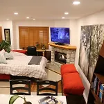 Whistler Luxury Ski In/Out+ Parking+Hottub + Pool