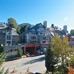 The Apres, Village Studio With Hot Tub And View