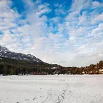 Updated Whistler Creekside Studio With Free Parking