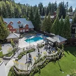 Ski In/Out 2 Bedroom Condo W/ Pool, Jacuzzi, Parking