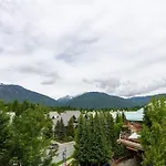 Couples\' Studio In Whistler Village
