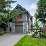 Pinnacle Ridge 34 - Ski In Ski Out, Private Hot Tub, Recently Renovated, Gas Fireplace