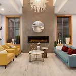 Beautiful Whistler Village Alpenglow Suite Queen Size Bed Air Conditioning Cable And Smarttv Wifi Fireplace Pool Hot Tub Sauna Gym Balcony Mountain Views