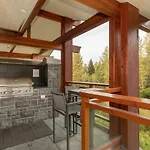 Fitzsimmons Walk 19 | Popular Townhome Near Village With Private Hot Tub & Parking