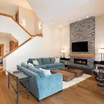 Goldenwood 8337 | Townhome W/ Panoramic Fairway View, Top-Deck Hot Tub, 2 Car Garage