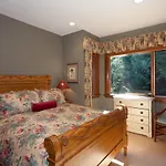 Alpine View Chalet | Popular Chalet, Hot Tub, Theatre Room, Stunning Views