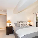Painted Cliff 35 - Blackcomb Home With Shared Hot Tub, Secure Parking - Whistler Platinum