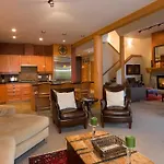 Goldenwood 8336 | Family-Sized Townhome With Private Hot Tub, Secure Parking & Golf Course Views