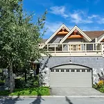 Goldenwood 8337 | Townhome W/ Panoramic Fairway View, Top-Deck Hot Tub, 2 Car Garage