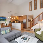 Painted Cliff 11 | Dog Friendly! Ski-In Ski-Out Benchlands Townhome W/ Hot Tub & Fireplace