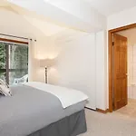 Painted Cliff 35 - Blackcomb Home With Shared Hot Tub, Secure Parking - Whistler Platinum