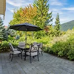 Goldenwood 8337 | Townhome W/ Panoramic Fairway View, Top-Deck Hot Tub, 2 Car Garage