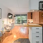 Casa Creekside - Walk To Gondola, Shops, Lakes!