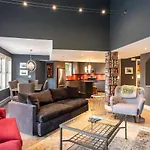 Renovated Lynx Property - Spacious 4 Bedroom With Private Balcony And Hot Tub!