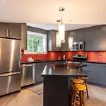 Renovated Lynx Property - Spacious 4 Bedroom With Private Balcony And Hot Tub!