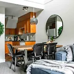 The Eden Whistler - Luxury 2 Bdrm Ski In / Ski Out