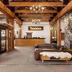 Tantalus Resort Lodge