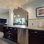 Stylish Home With Mountain Views By Harmony Whistler