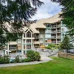 Woodrun Lodge 214 | Ski-In-Ski-Out Condo, Heated Pool, Hot Tub, Gym