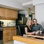 Mountain Side Hotel Whistler By Executive