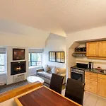 Mountain Side Hotel Whistler By Executive