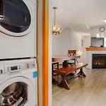 3Br Sunpath - Spacious Village Townhome