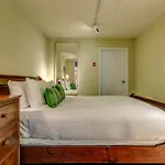 The Royal Suite - Village Penthouse, Private Hot Tub With Mountain Views