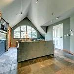 The Royal Suite - Village Penthouse, Private Hot Tub With Mountain Views