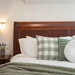 Gorgeous Chalet With Fairway Views By Harmony Whistler