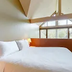 Greystone Lodge