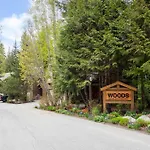 Peaceful Home With Private Hot Tub And Garage By Harmony Whistler
